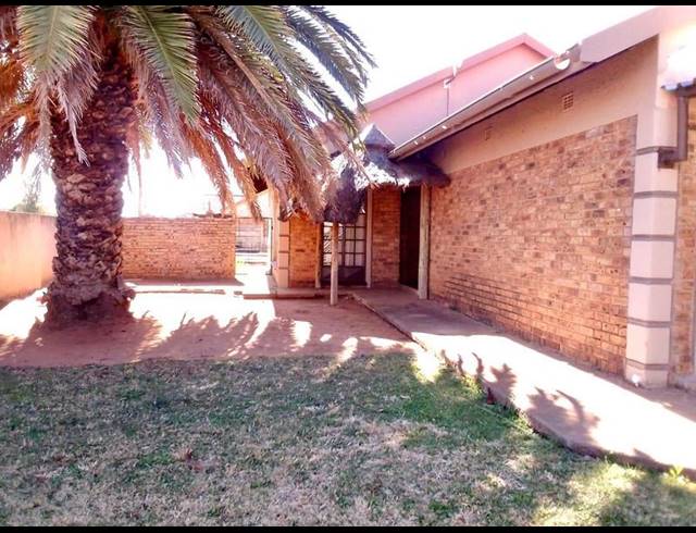 3 BEDROOM PROPERTY TO RENT IN RANDLESPARK